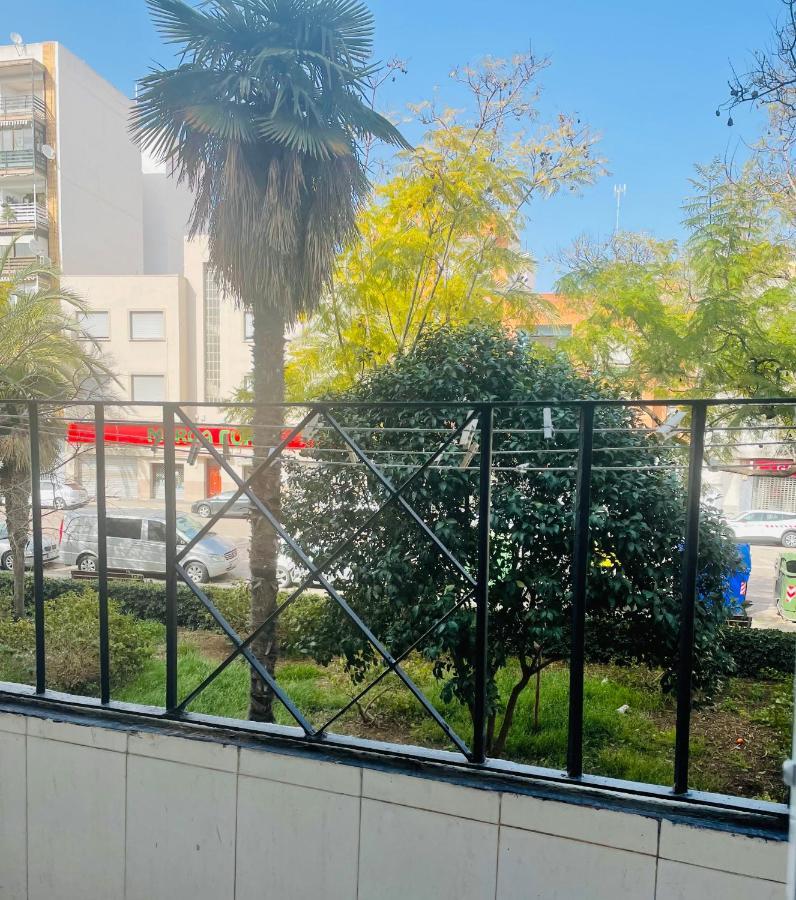 Cozy 2-Bedroom Serviced Apartment With Netflix Sagunto Exteriör bild